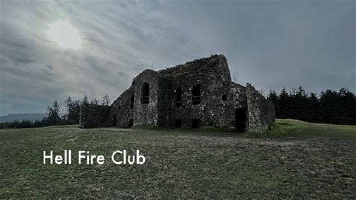 How long is the Hell Fire Club walk?