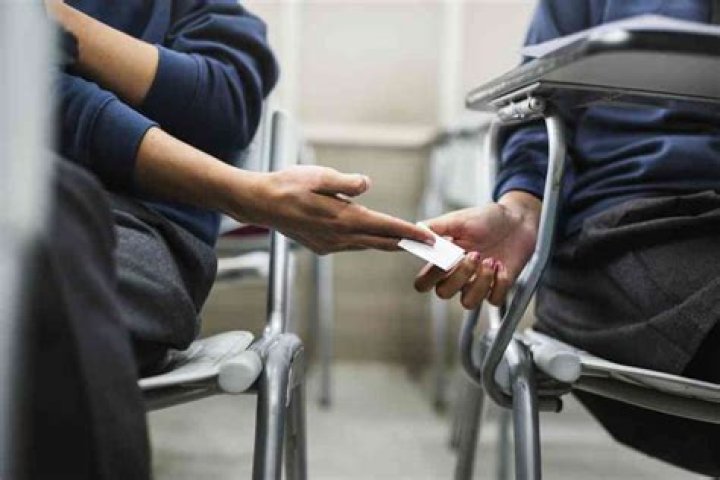 Why students should not cheat?